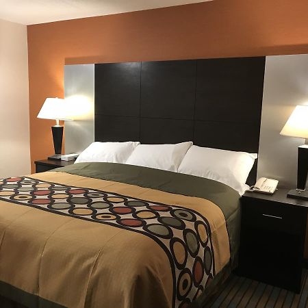 Bay Hill Inns & Suites Neepawa ภายนอก รูปภาพ