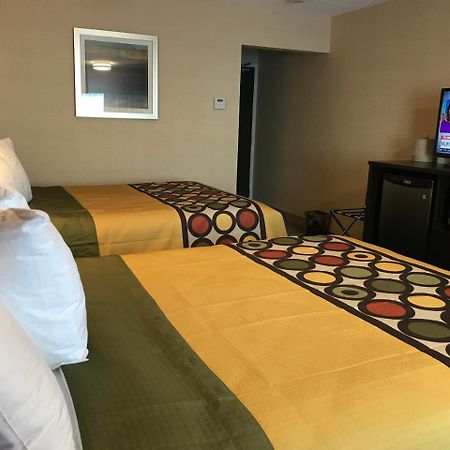 Bay Hill Inns & Suites Neepawa ภายนอก รูปภาพ