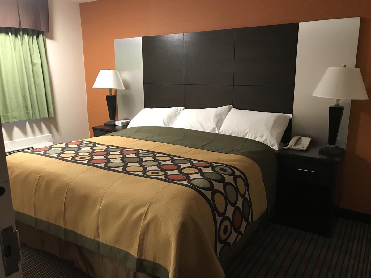 Bay Hill Inns & Suites Neepawa ภายนอก รูปภาพ