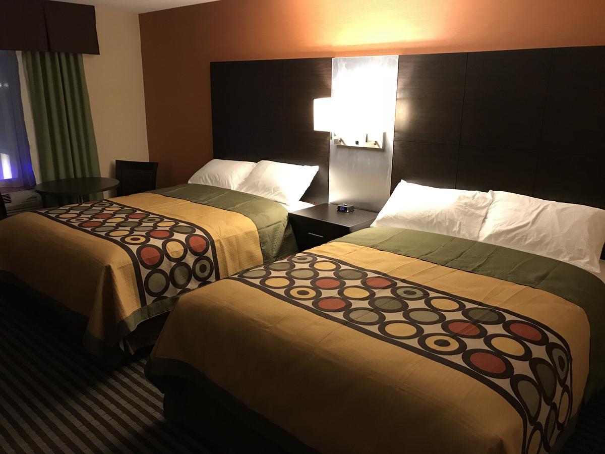 Bay Hill Inns & Suites Neepawa ภายนอก รูปภาพ
