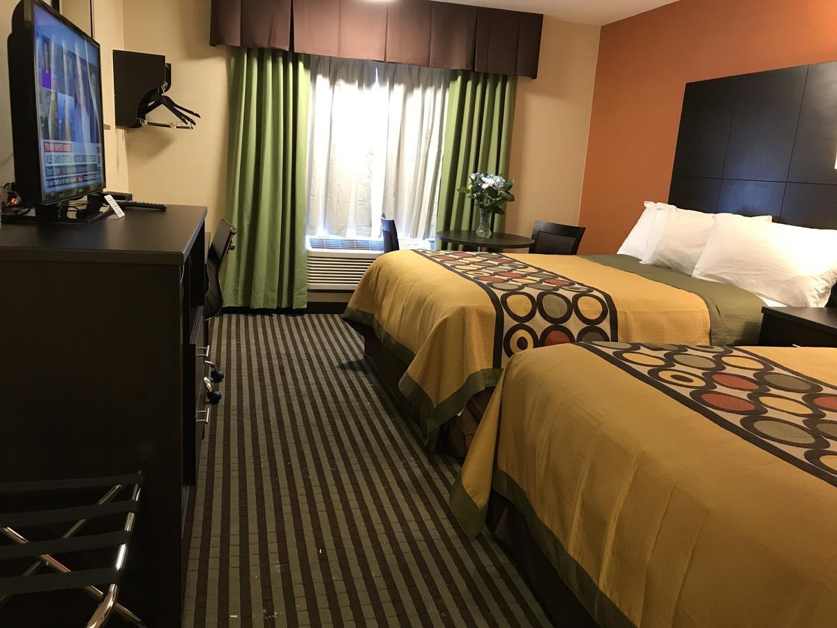 Bay Hill Inns & Suites Neepawa ภายนอก รูปภาพ