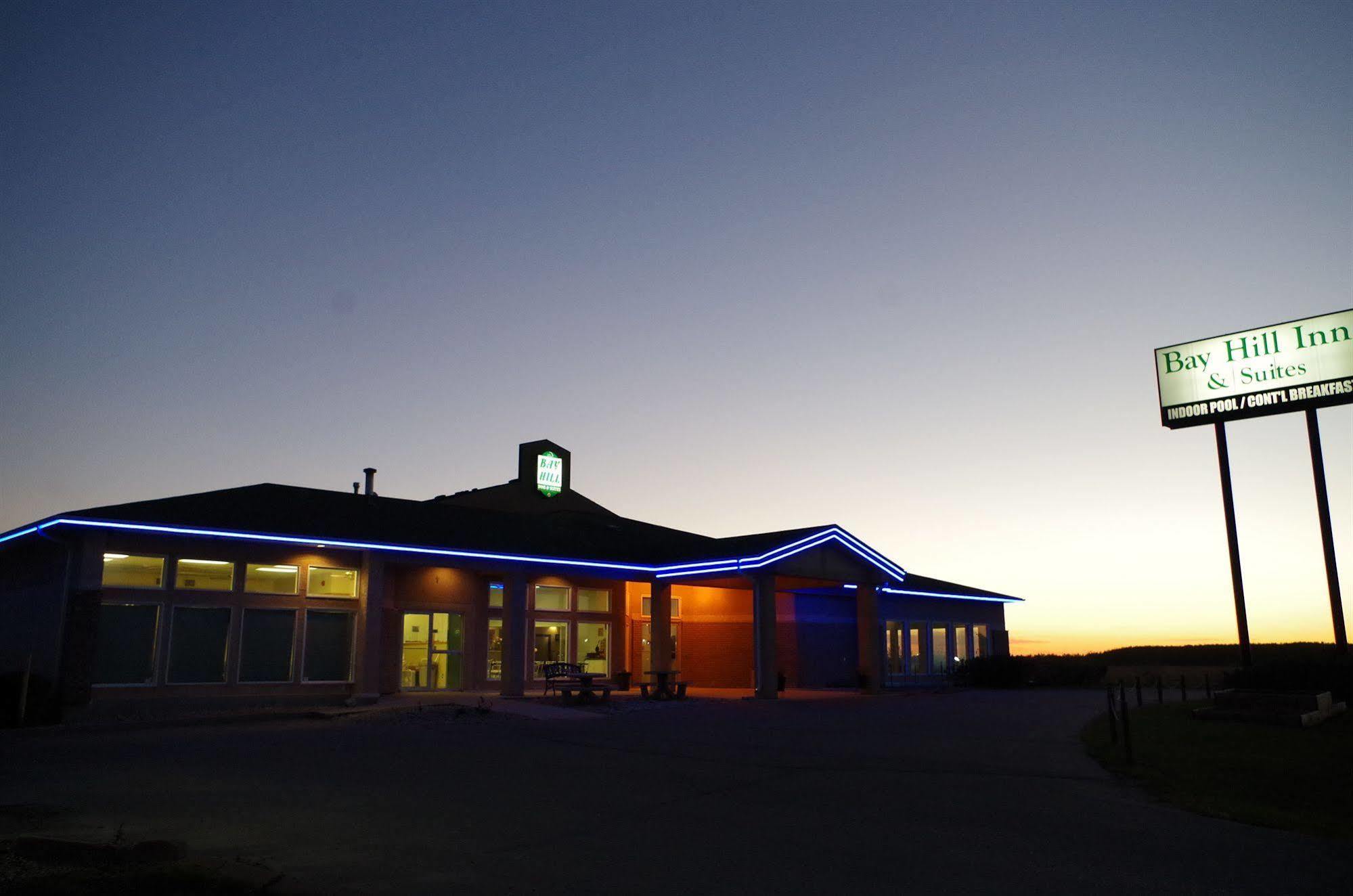 Bay Hill Inns & Suites Neepawa ภายนอก รูปภาพ