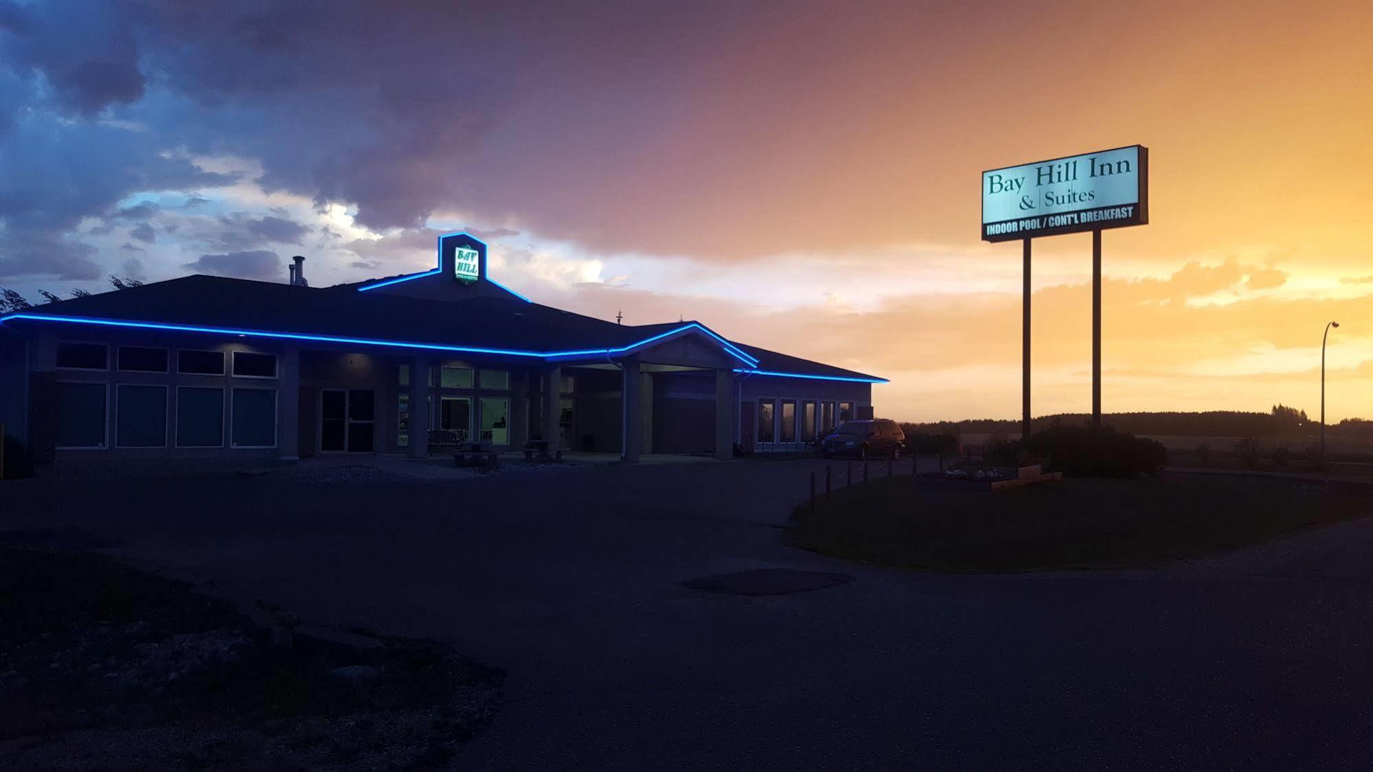 Bay Hill Inns & Suites Neepawa ภายนอก รูปภาพ