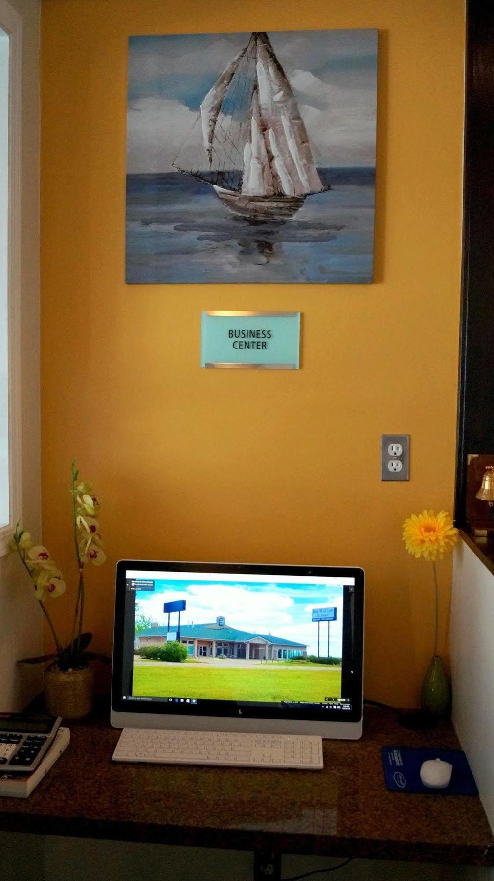 Bay Hill Inns & Suites Neepawa ภายนอก รูปภาพ